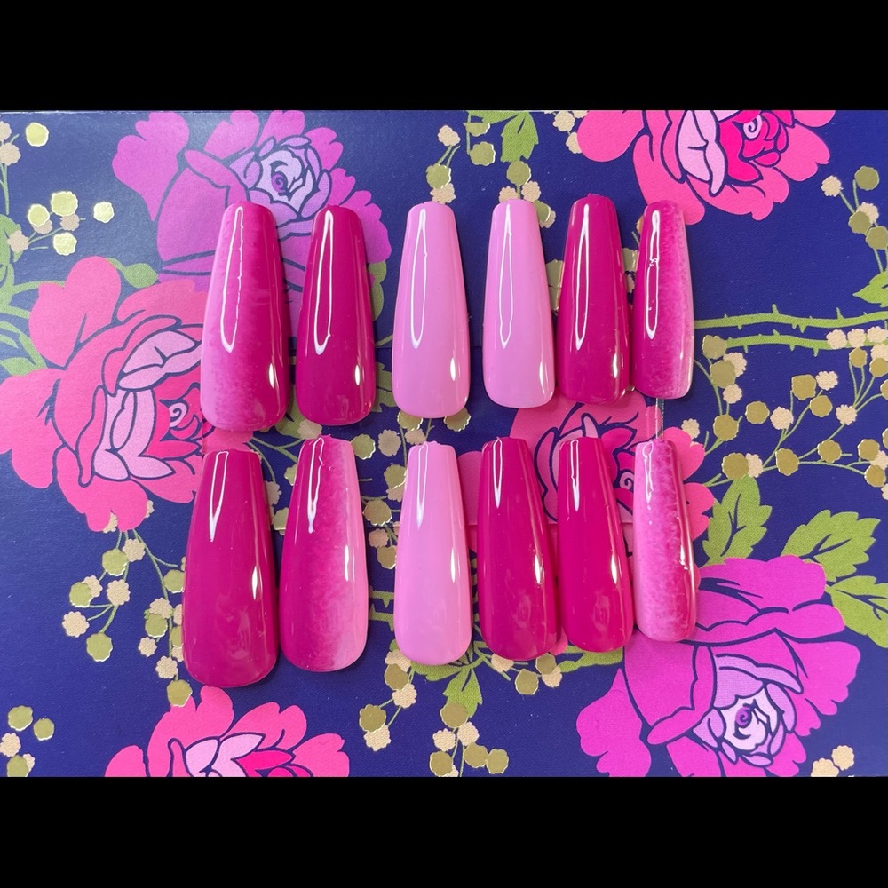 Custom Press on nails. Comes with file and alcohol wipes.